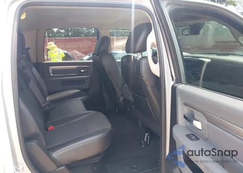 2018 Ram 1500 Lone Star Silver 4X4 5'7 Box z USA, uszkodzony, nr VIN 1C6RR7LT7JS279021